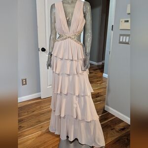 BCBG Maxazria Thassia Elegant Lined Layered Evening Gown Size 10 Nwt ❤️
